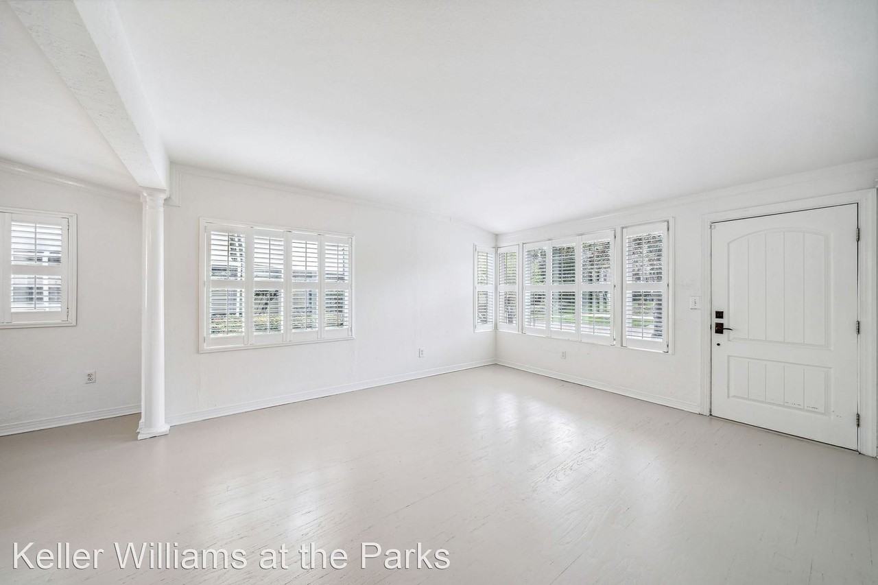 413 E Miller St - Photo 3 of 22