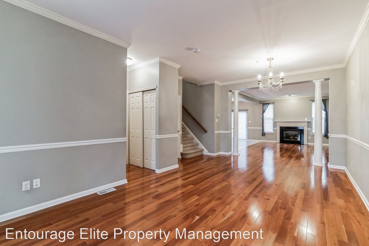 76 Wheatsheaf Ln - Photo 3 of 37