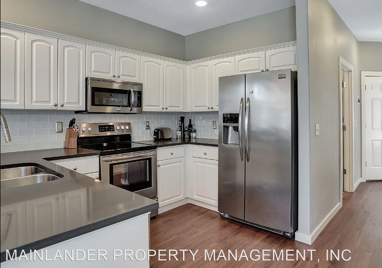 2029 Ne 80th Ave - Photo 3 of 25