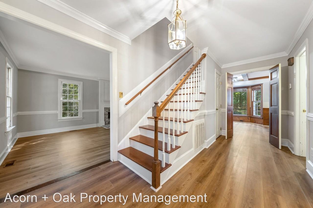 413 Amelia Ave - Photo 3 of 21