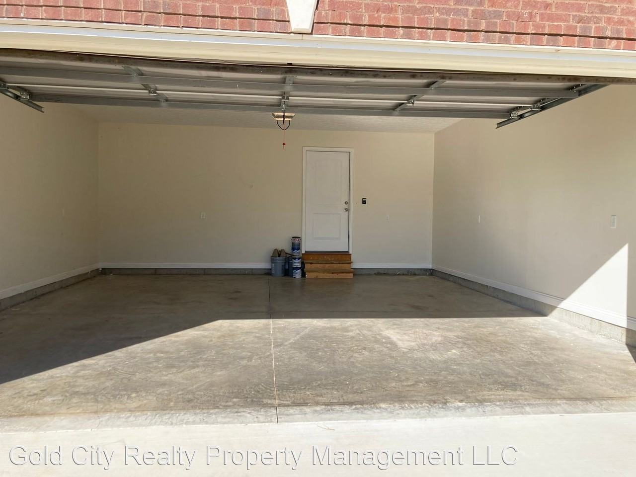 23 Whistling Oaks Blvd - Photo 3 of 50