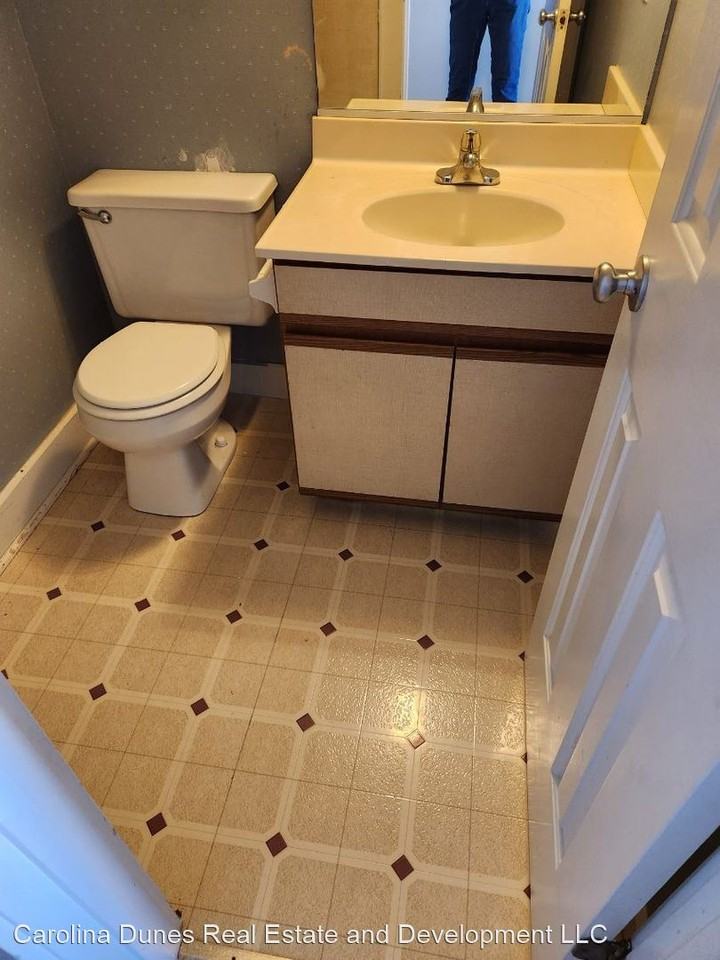 33 Croatan Ct - Photo 2 of 5