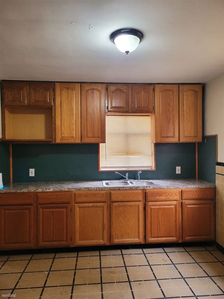 2235 S Annabelle St - Photo 3 of 9