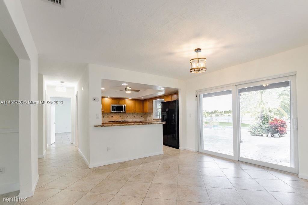 431 Nw 96th Ave - Photo 2 of 28