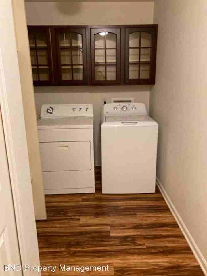 371 Arrowhead Dr - Photo 2 of 20