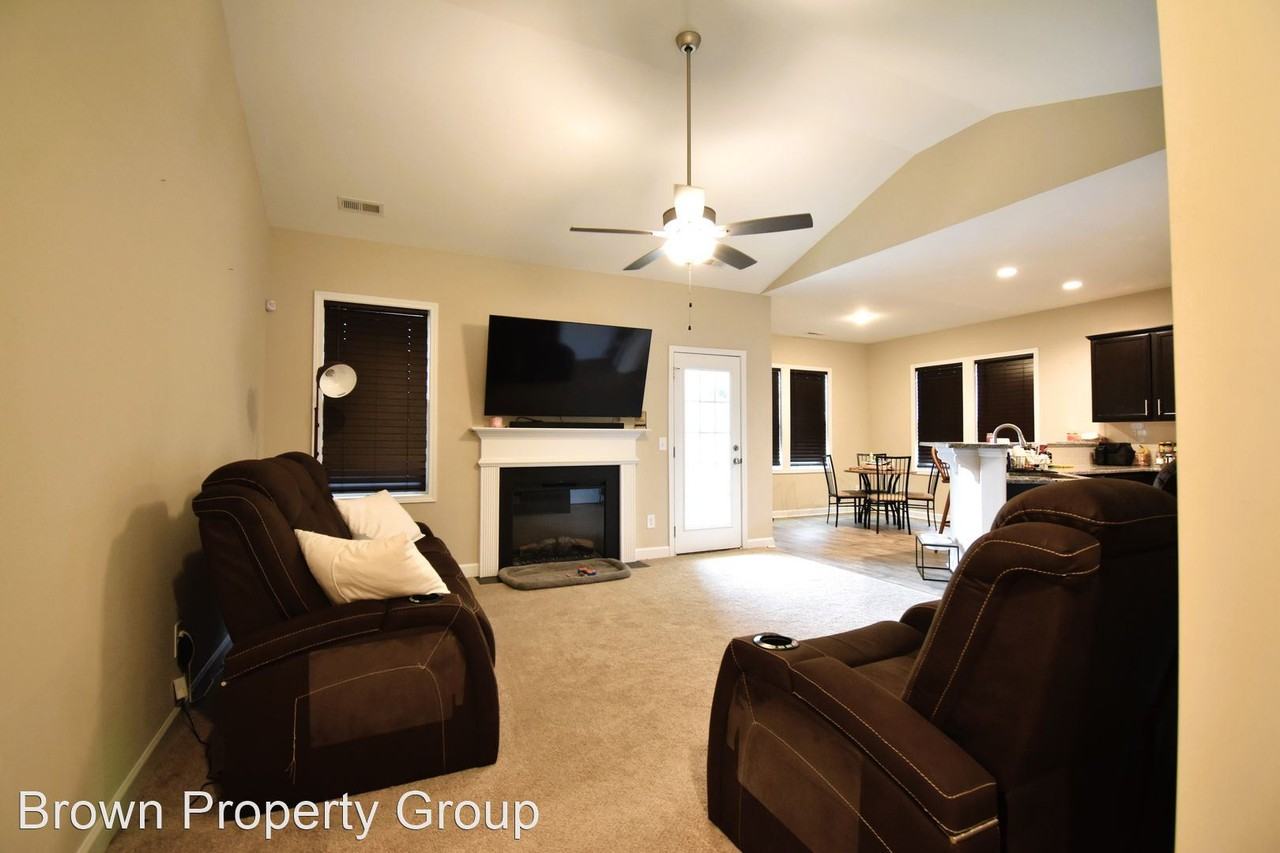 298 E David Parnell St - Photo 3 of 23