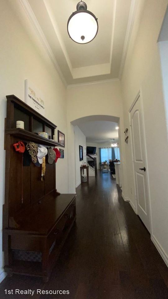 7113 Windy Ridge Dr - Photo 2 of 40