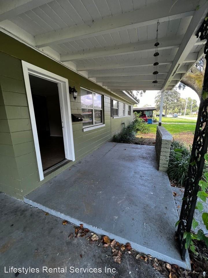 3146 Overhill Dr - Photo 2 of 19
