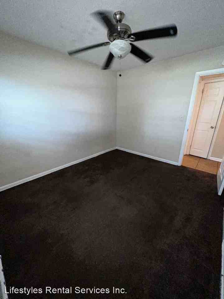 3146 Overhill Dr - Photo 3 of 19