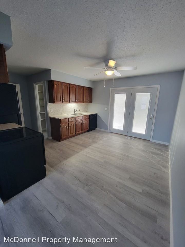 5710 N Divison St. - Photo 2 of 6