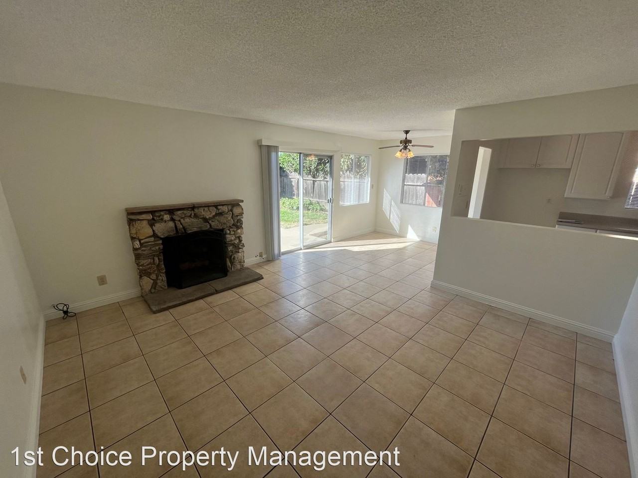 1036 Liberty St - Photo 3 of 17