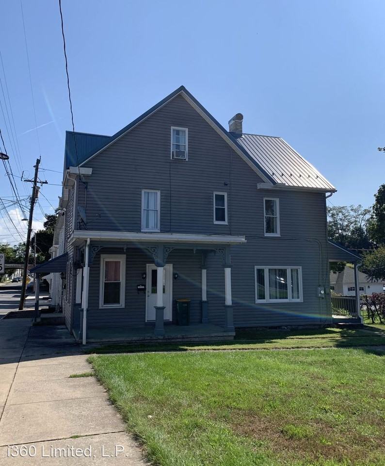 306 E Washington St - Photo 3 of 46