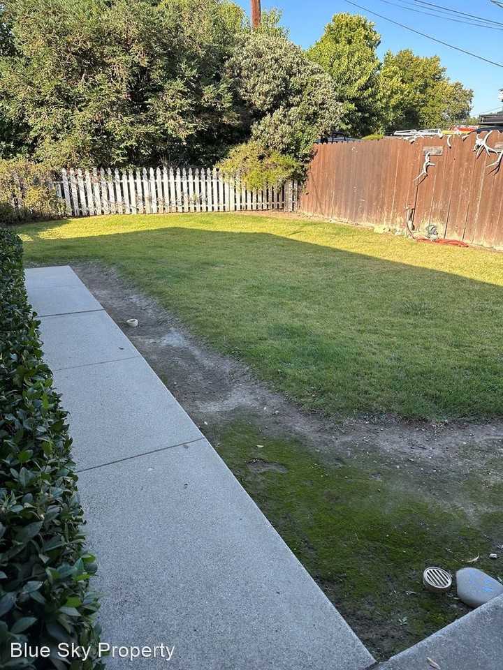 3622 Pine St - Photo 2 of 15