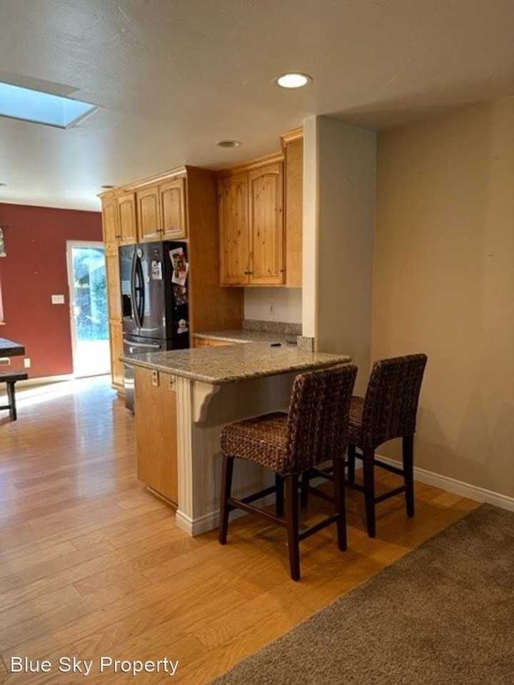 3622 Pine St - Photo 3 of 15