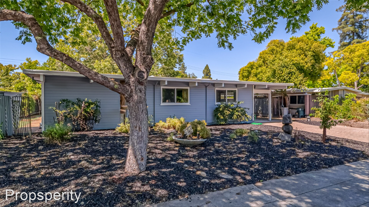 3715 Lindero Dr - Photo 3 of 36