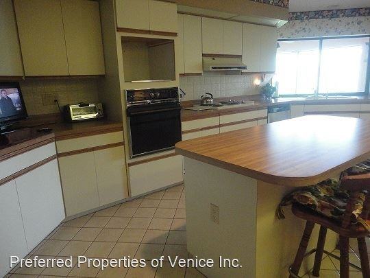 1218 Sleepy Hollow Rd - Photo 3 of 19