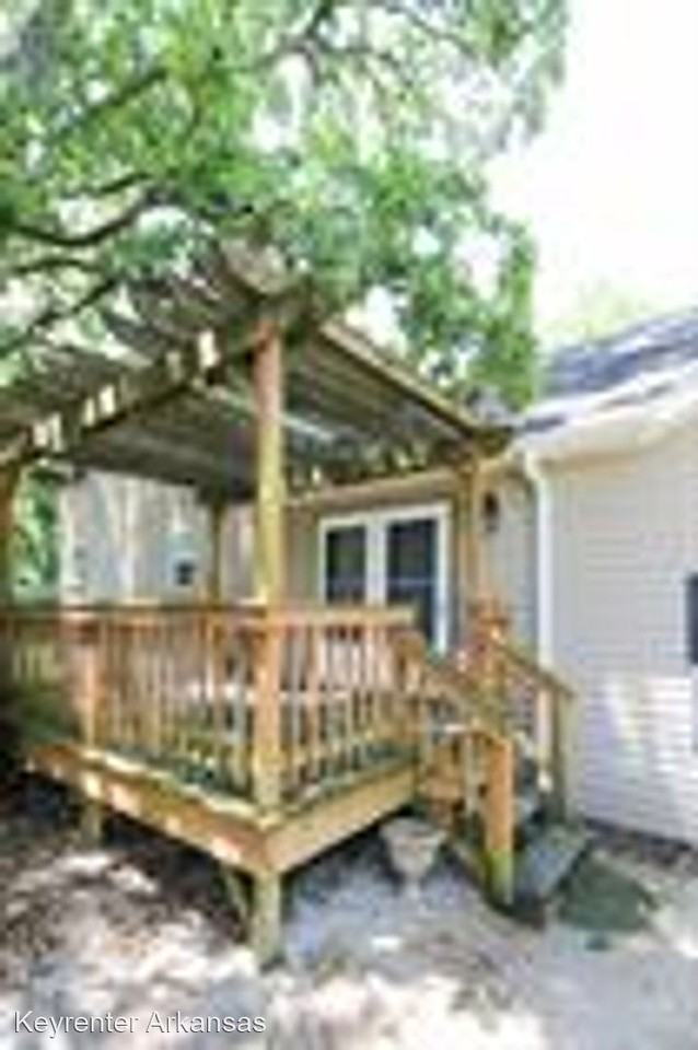 203 W Miller St - Photo 2 of 17