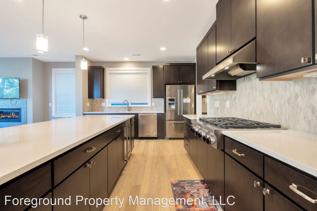 921 Pine Crest Cir Ne - Photo 2 of 16