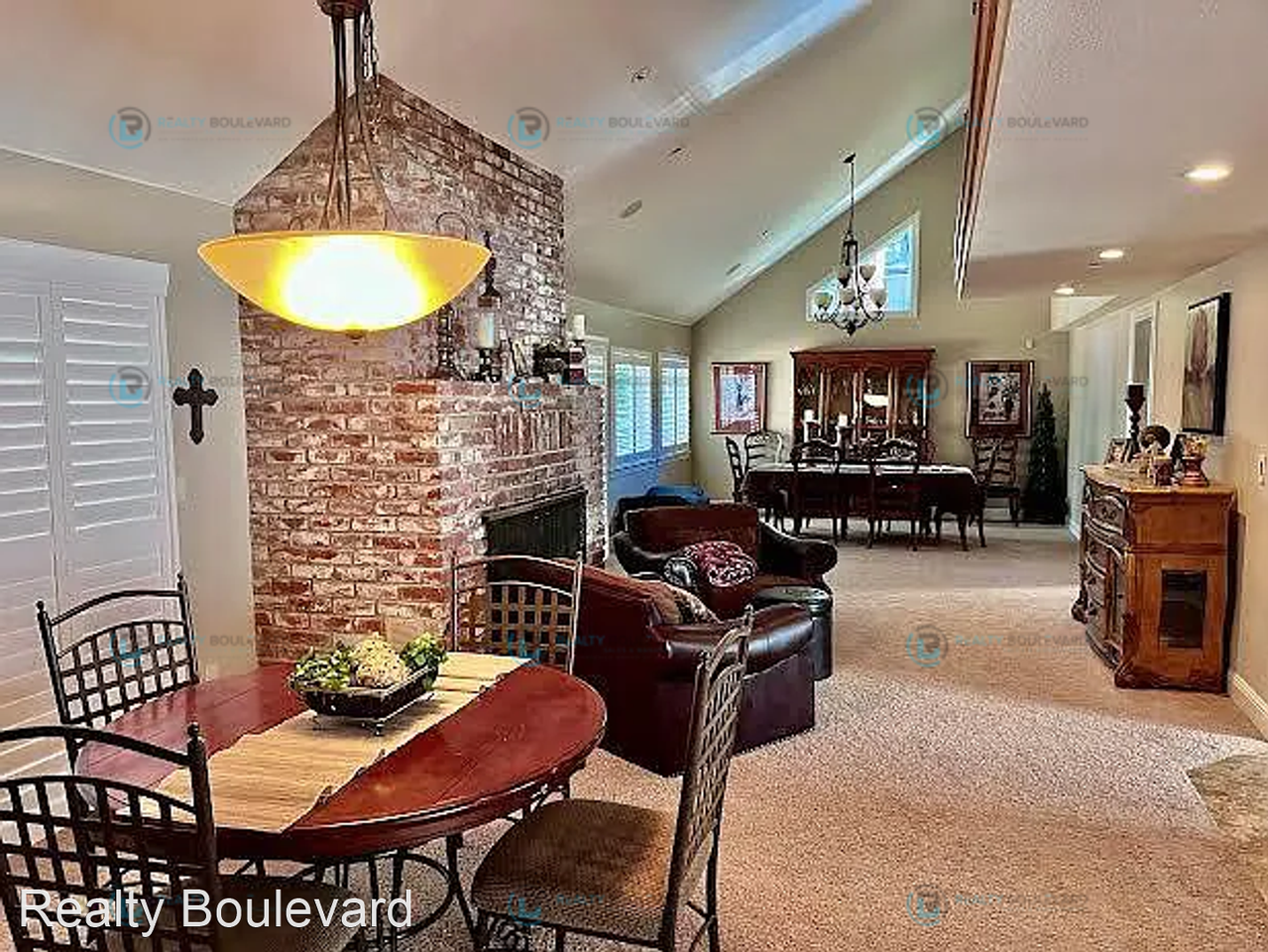 1030 Lynn Way - Photo 2 of 30