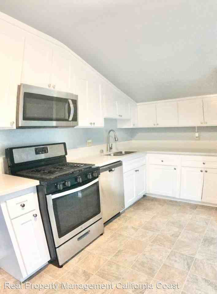 540 W Maple Ave - Photo 3 of 9