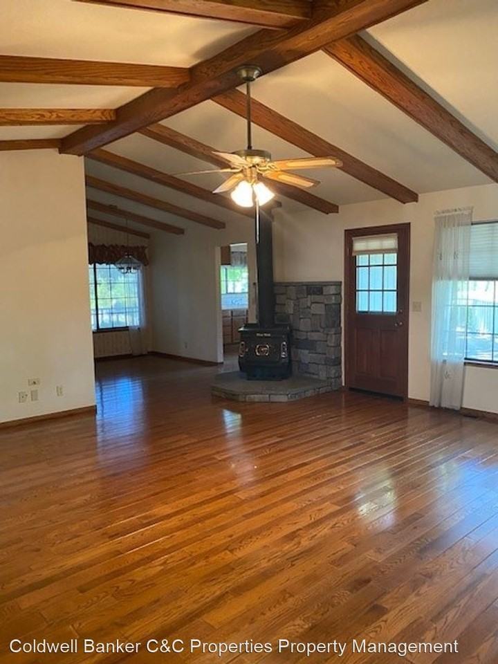 19353 Hollow Ln - Photo 2 of 14