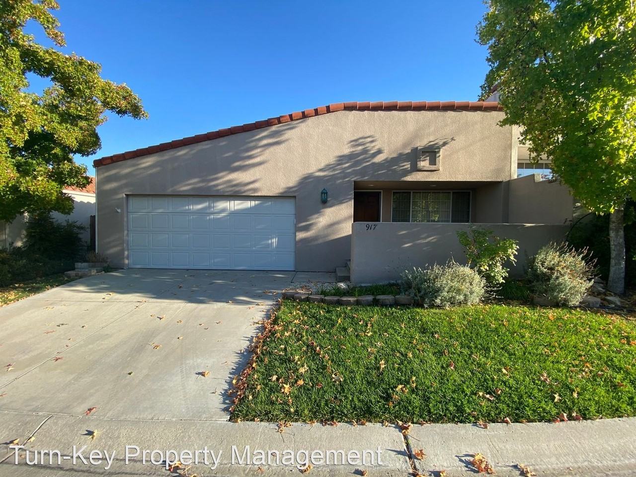 917 Patria Cir - Photo 2 of 50