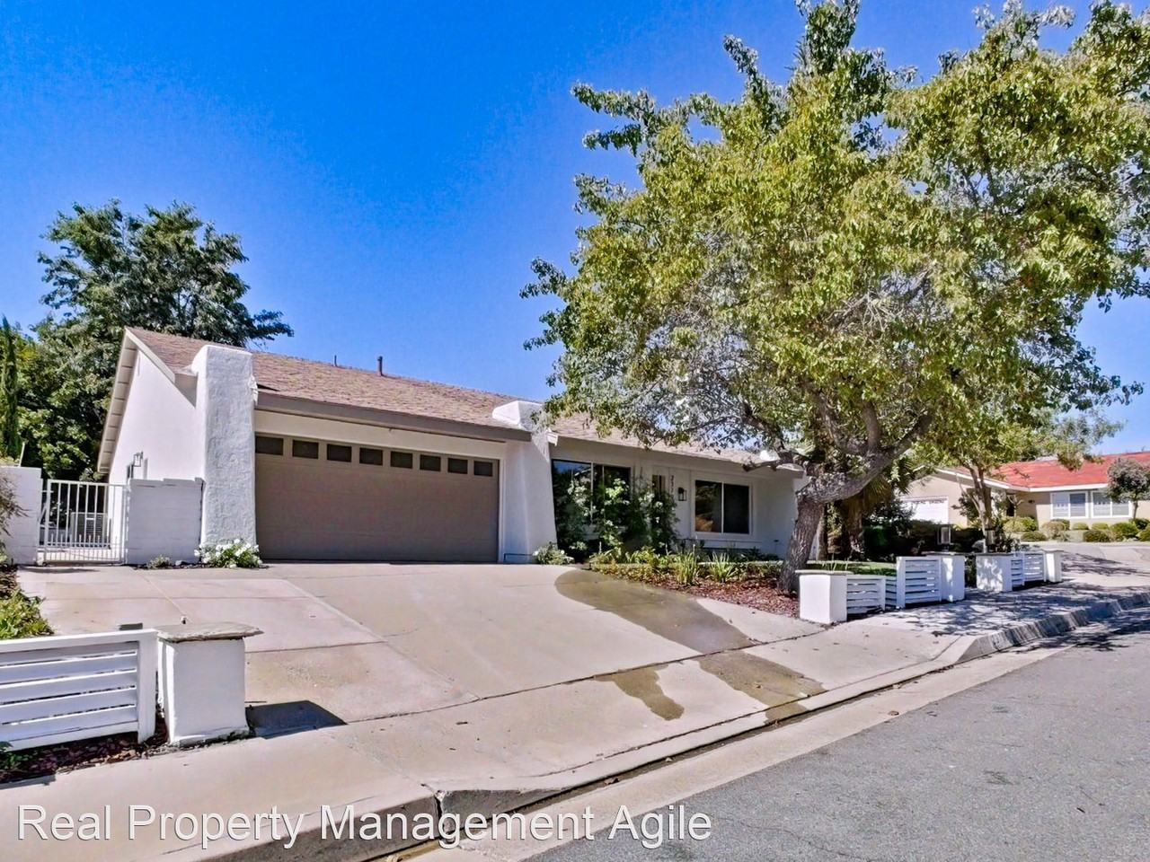 23795 Avenida Columbia - Photo 2 of 37