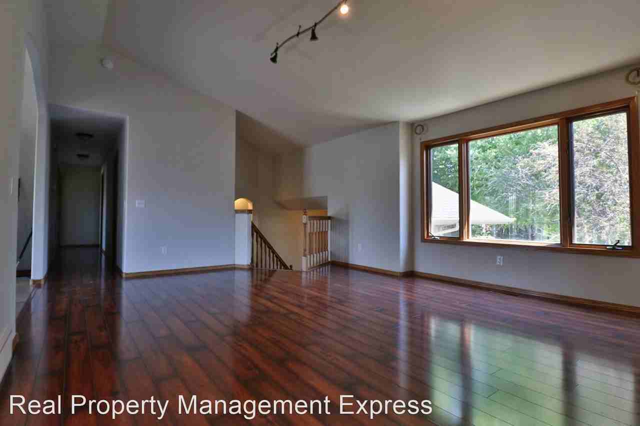 2726 S Avondale Ct - Photo 2 of 17