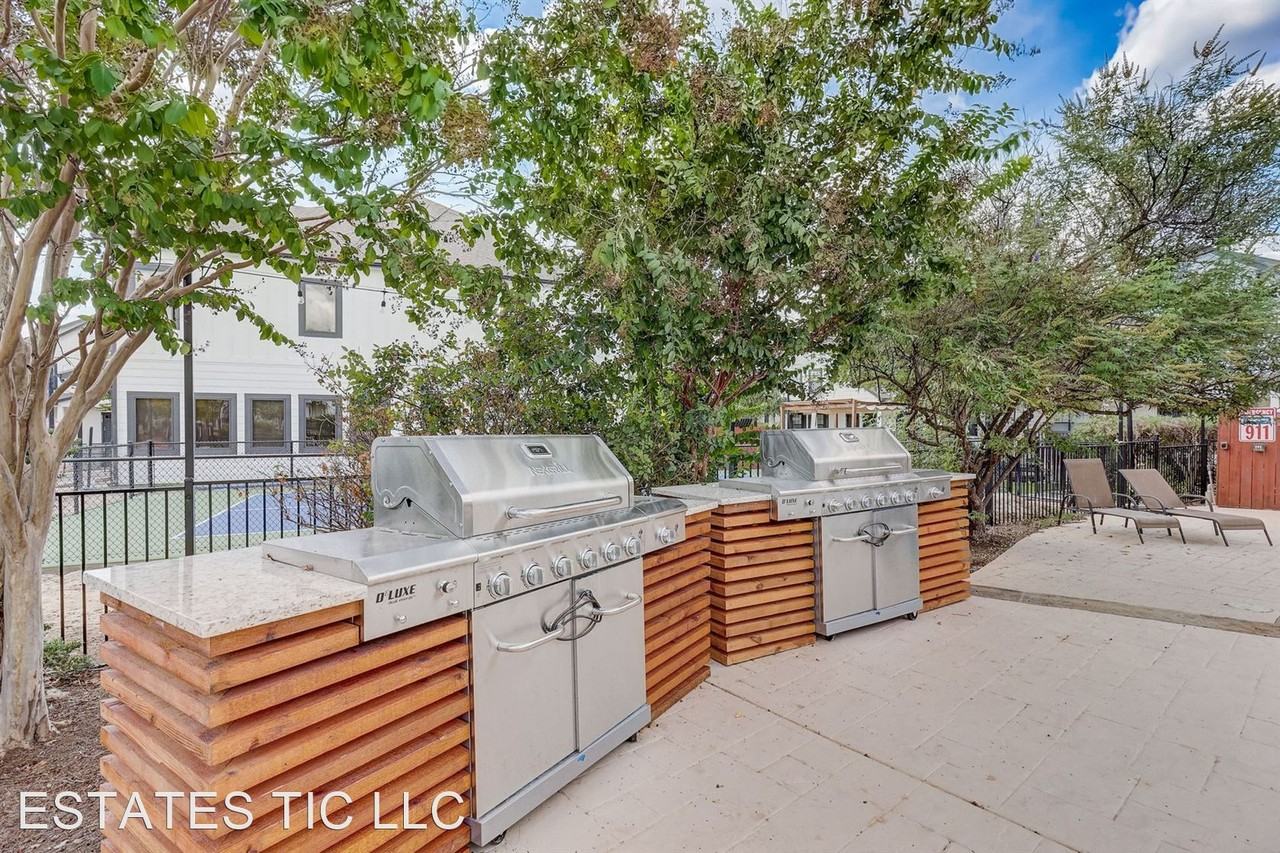 Heron on Hausman - Photo 3 of 37