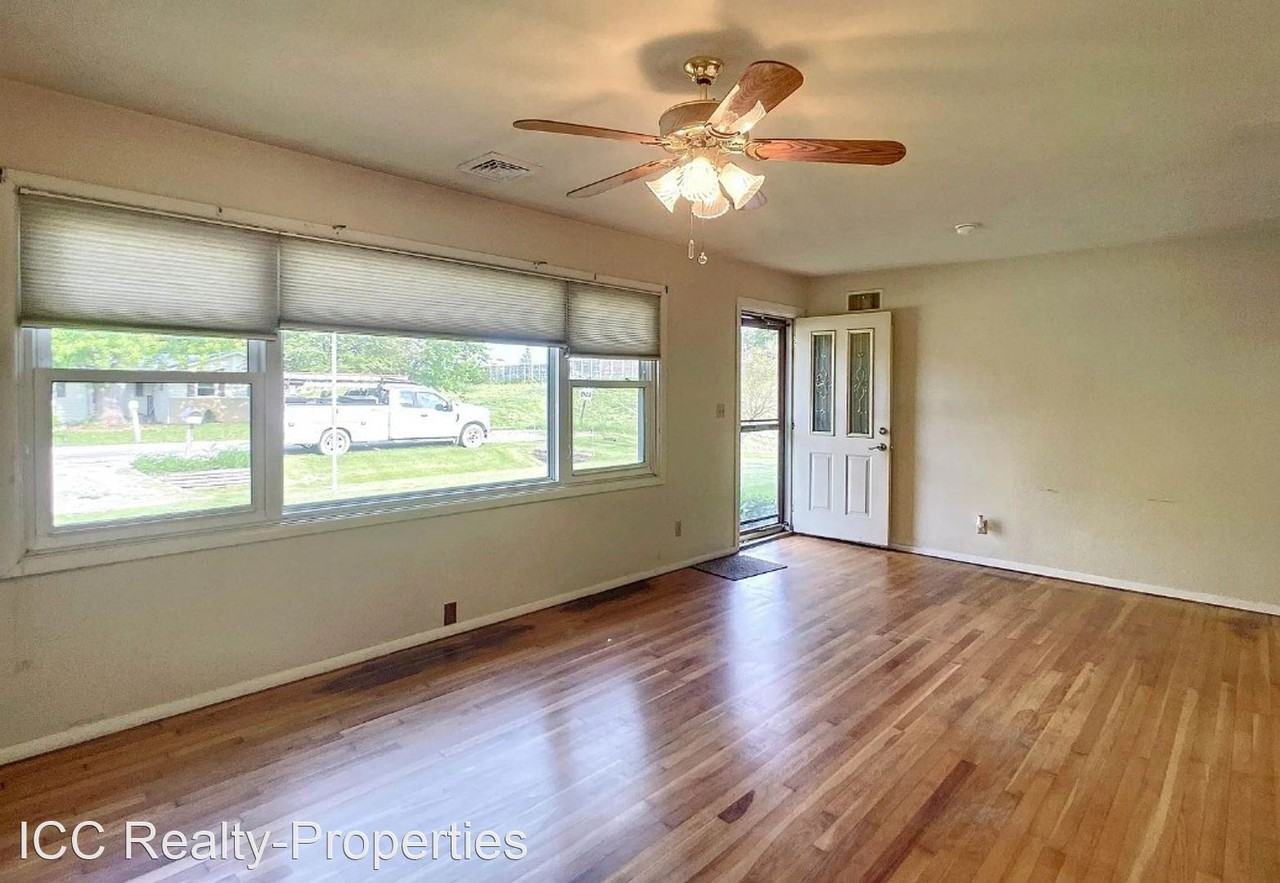 3917 15th St #B - Photo 2 of 21