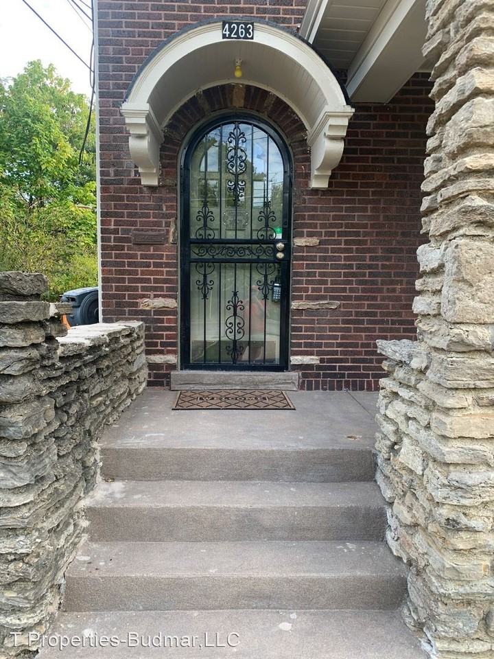 4263 West Eighth St - Photo 2 of 19