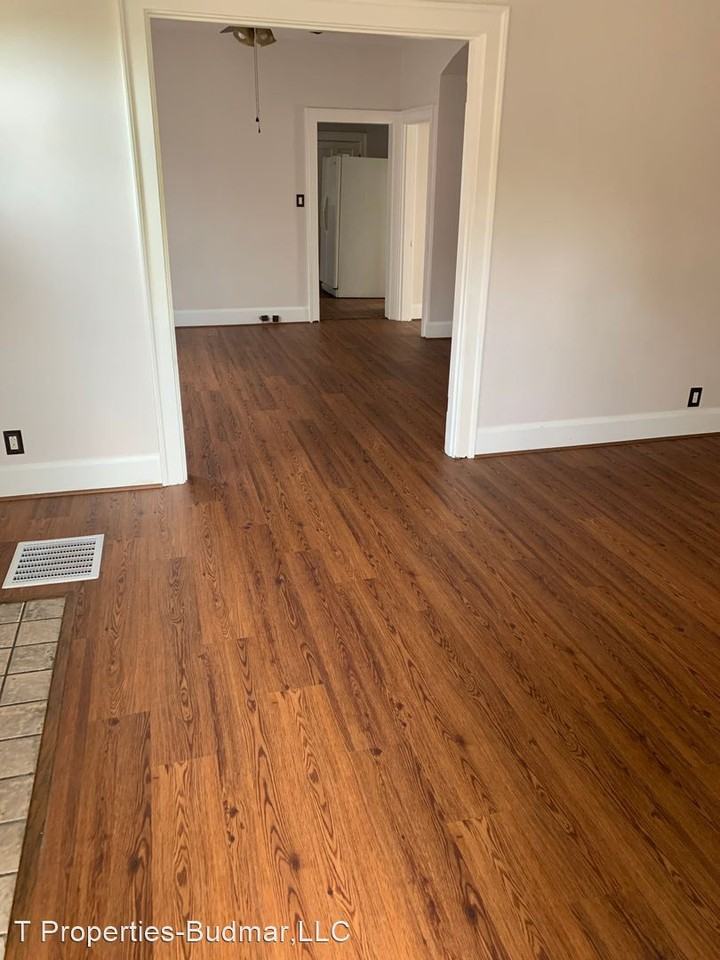 4263 West Eighth St - Photo 3 of 19