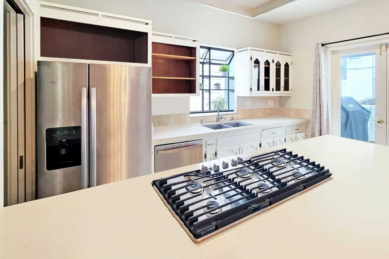 539 Lombard St - Photo 3 of 12