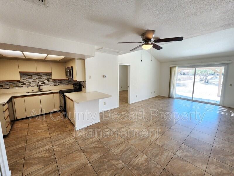 79455 Horizon Palms Cir - Photo 2 of 17