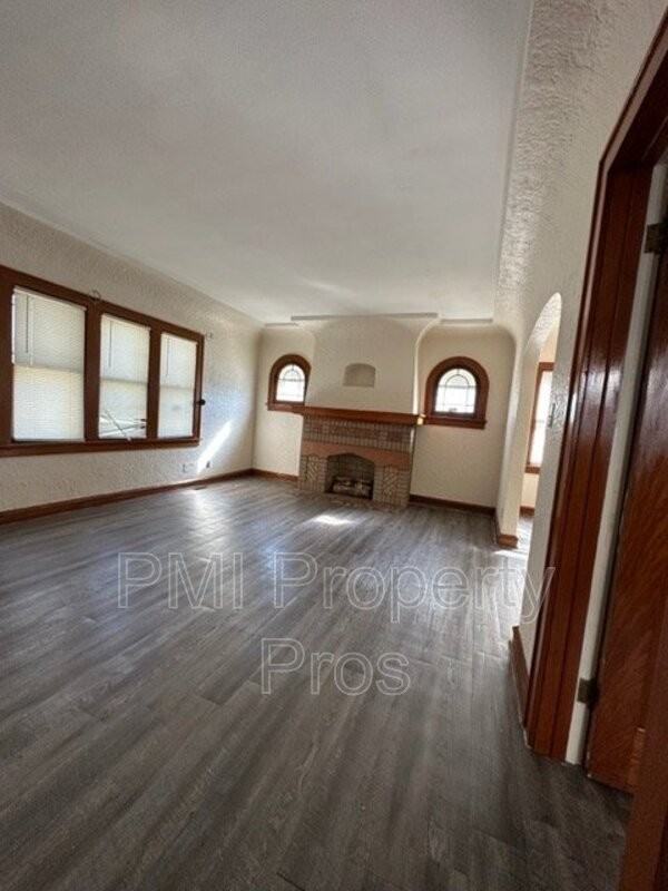3403 N 36th St Lowr - Photo 2 of 7