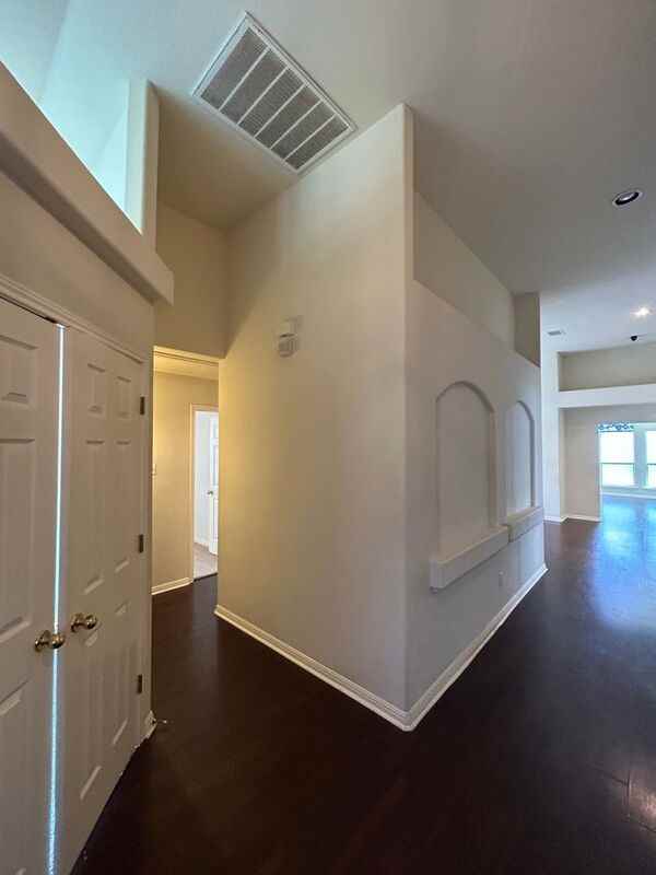 3921 Bonnie Ln - Photo 2 of 41