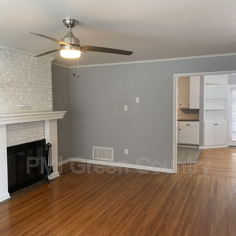 4317 E 27th St - Photo 3 of 30