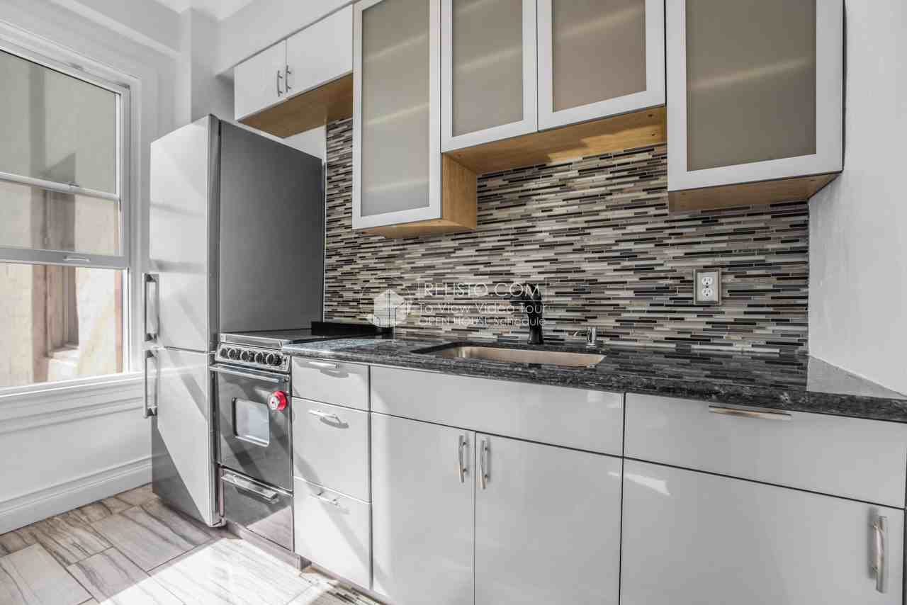 631 Ofarrell St #1110 - Photo 7 of 33