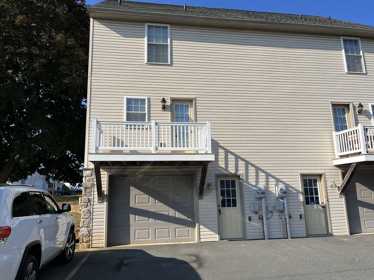 274 Locust St - Photo 2 of 15