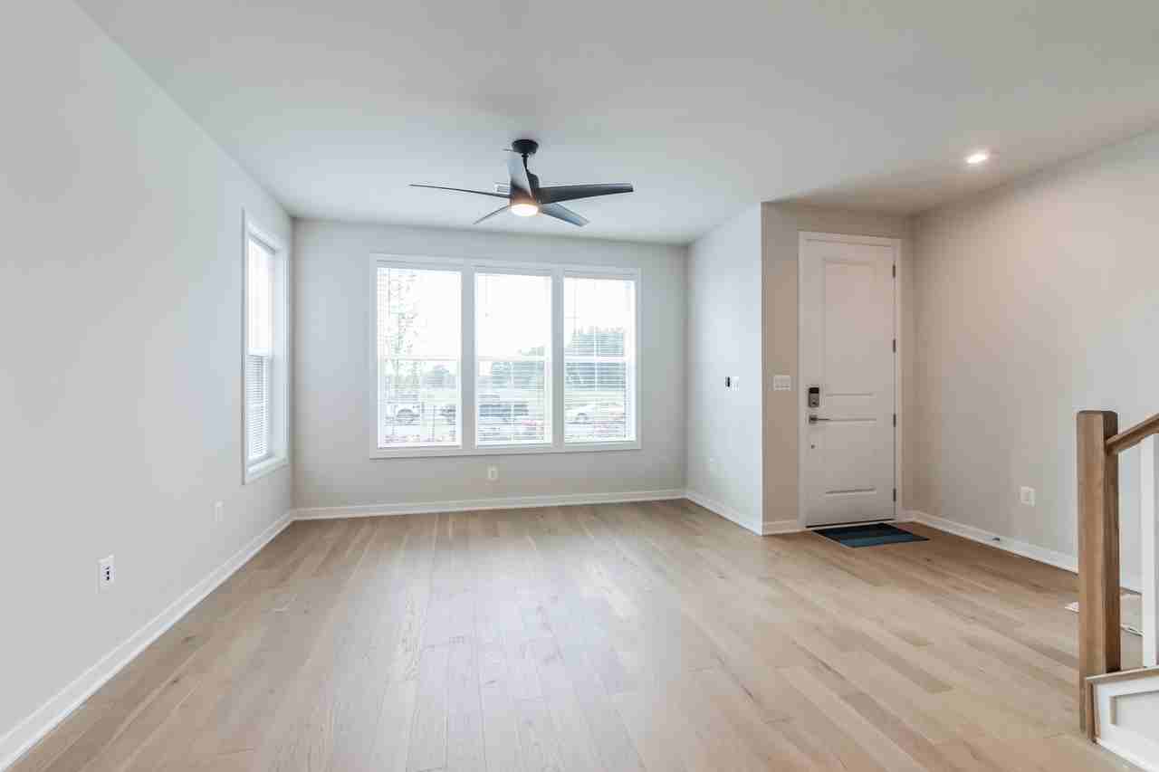 43560 Centergate Dr - Photo 2 of 30