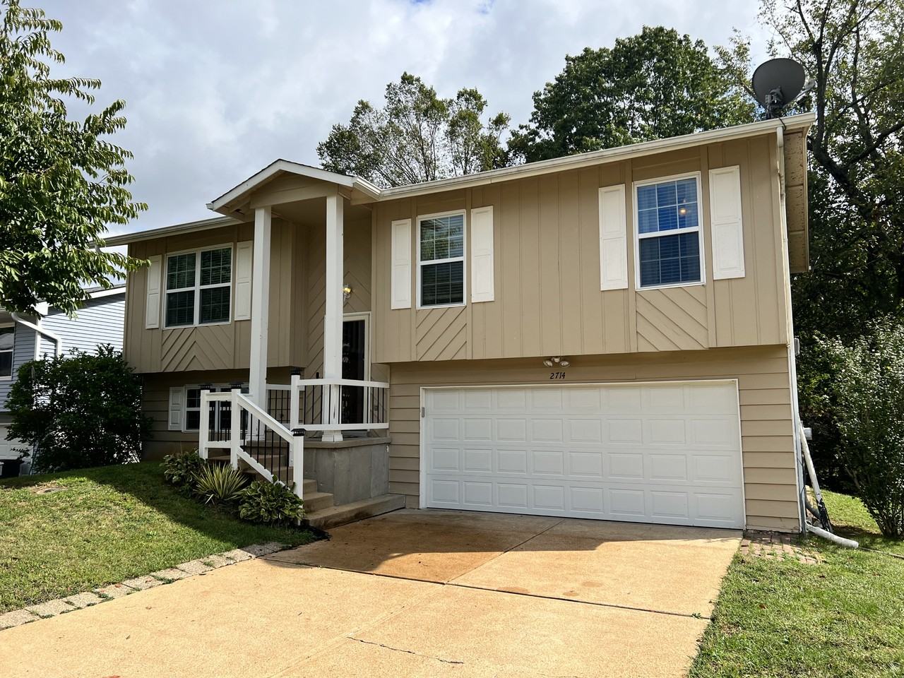 2714 Cherry Brook Dr, Arnold, MO 63010 3 Bedroom House for 1,750/month