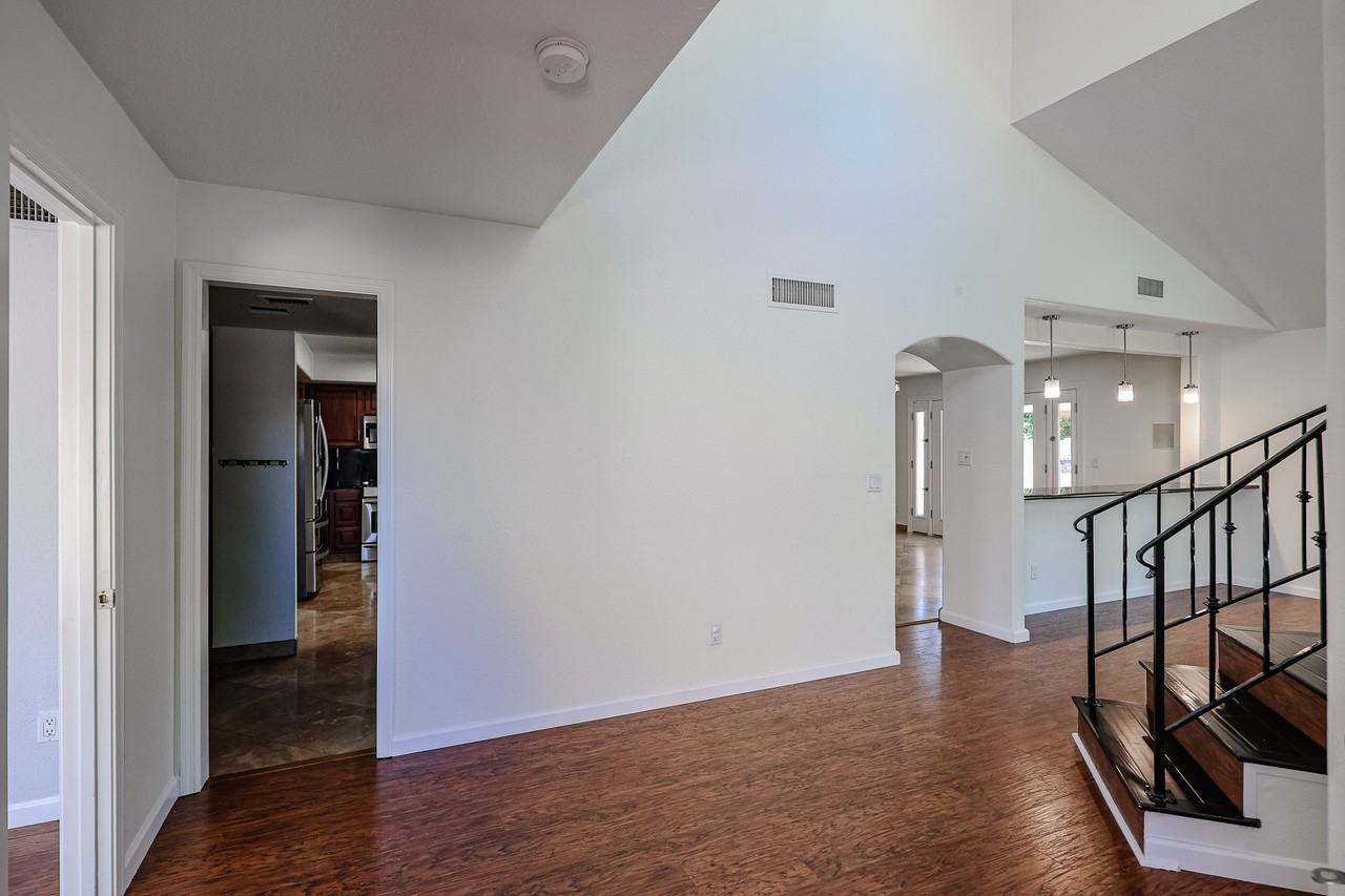 3402 E Wildwood Dr - Photo 3 of 43