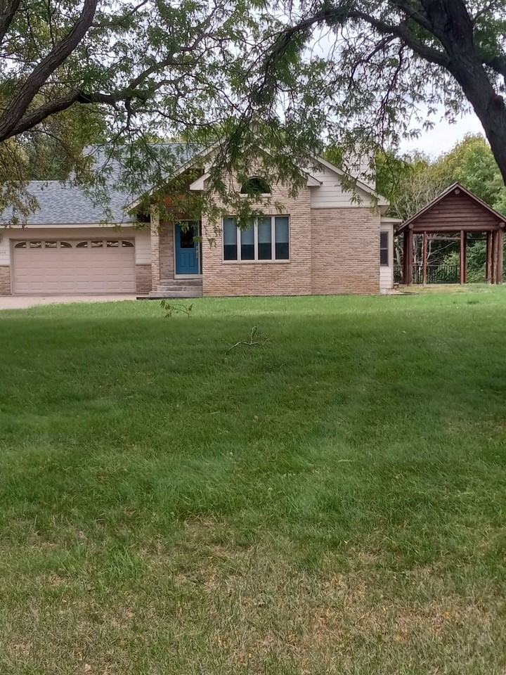 8344 Parrish Ave Ne - Photo 2 of 25