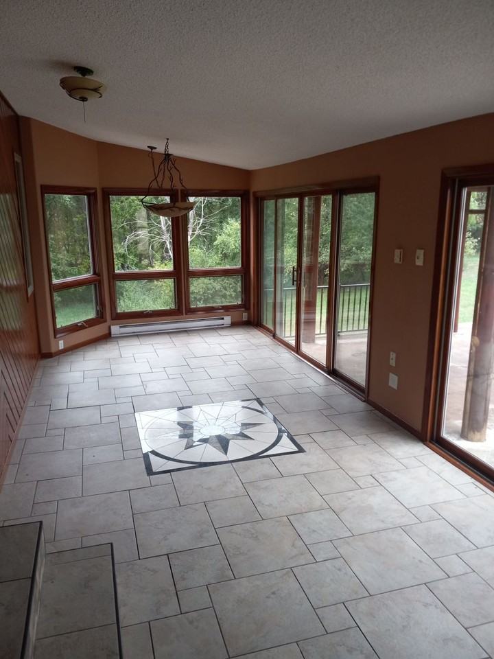 8344 Parrish Ave Ne - Photo 3 of 25