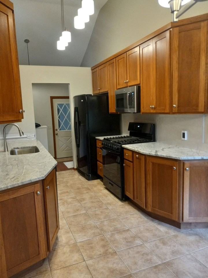 8344 Parrish Ave Ne - Photo 4 of 25