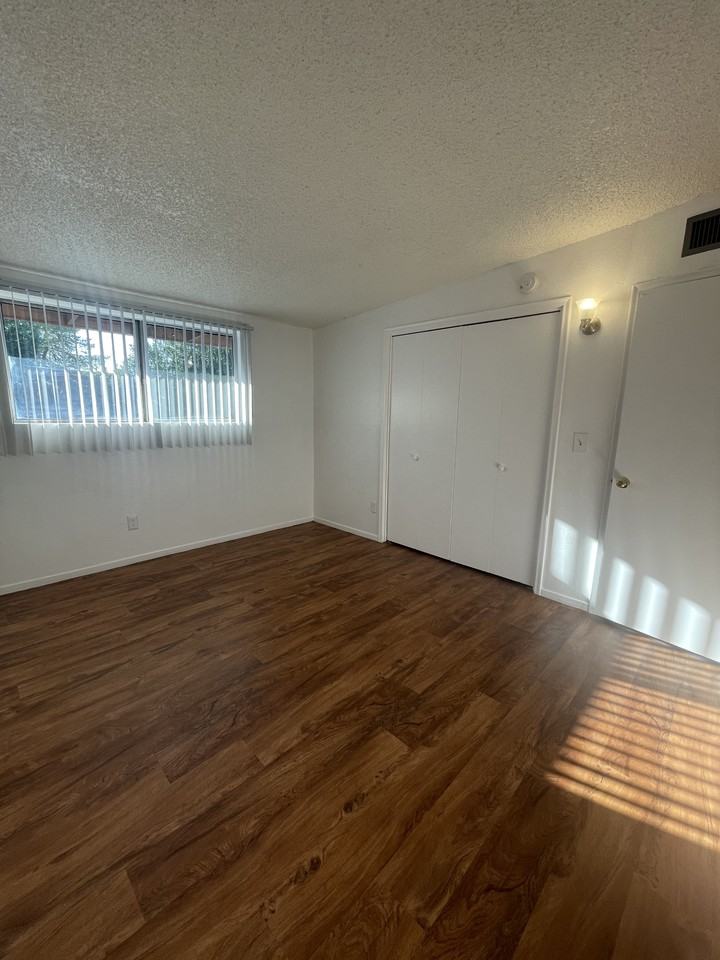 420-460 E Yavapai Rd - Photo 3 of 7