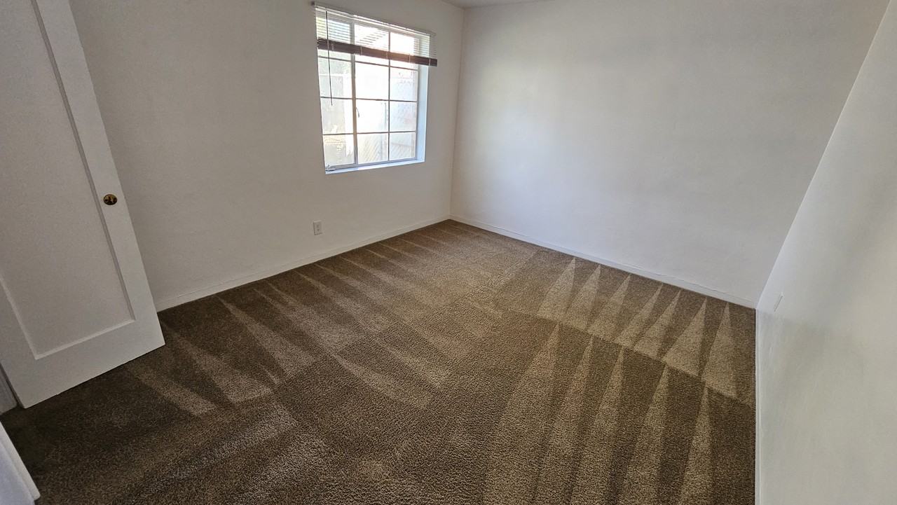 1802 N Forgeus Ave - Photo 3 of 8