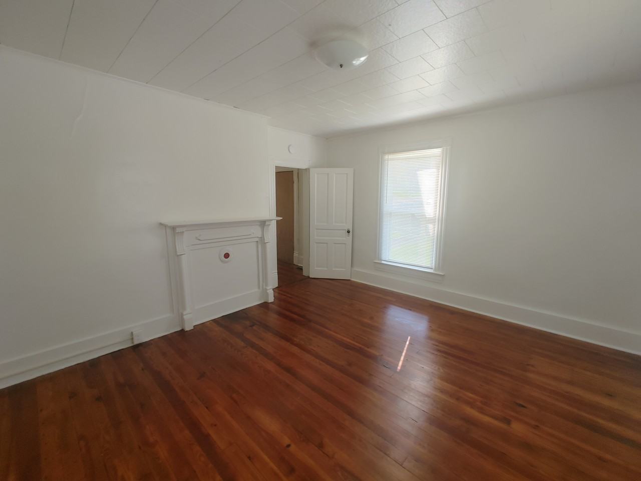 309 Jackson St - Photo 4 of 23