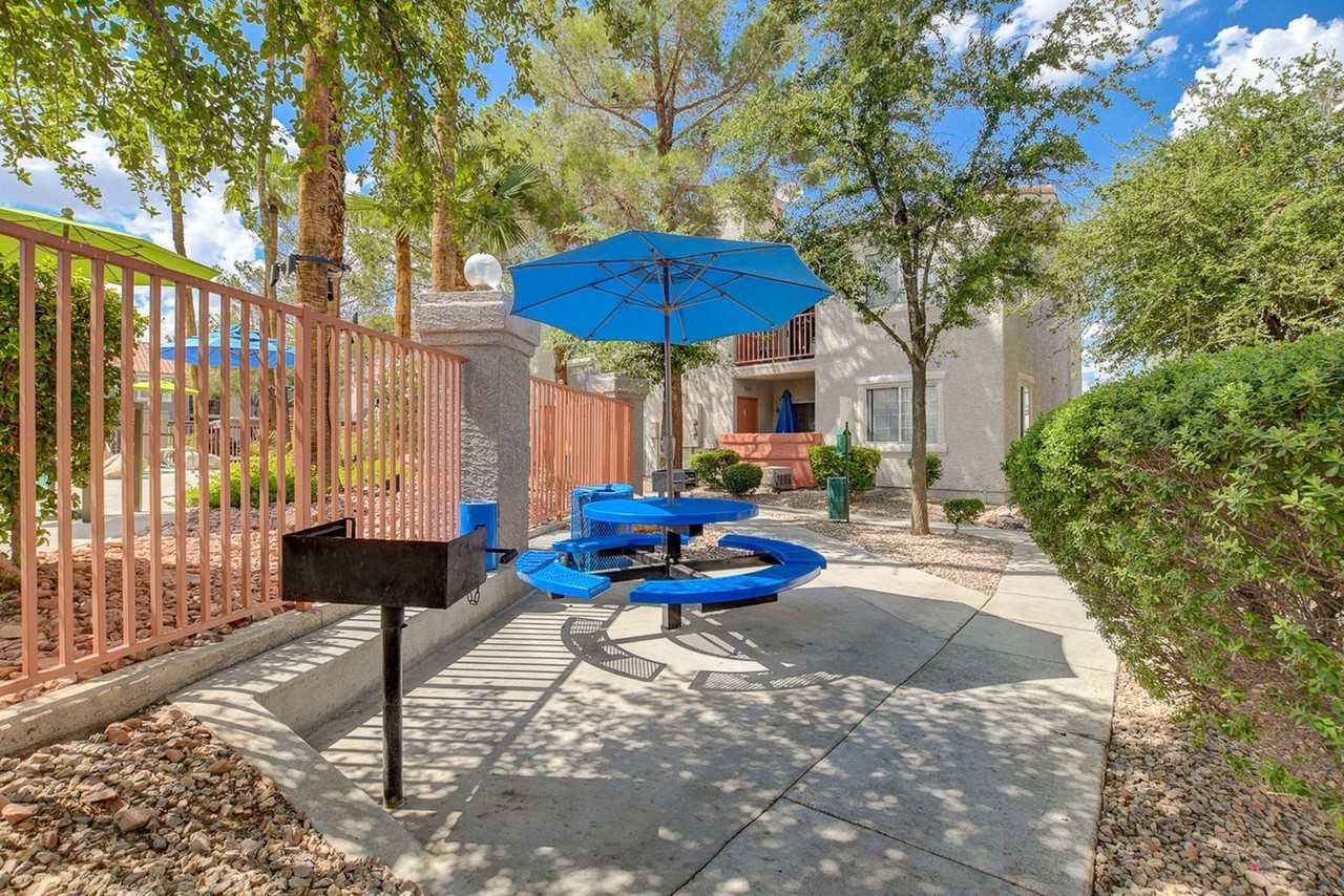 Napoli Apartments - Photo 7 of 45