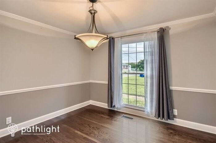 421 Alta Loma Rd - Photo 3 of 20